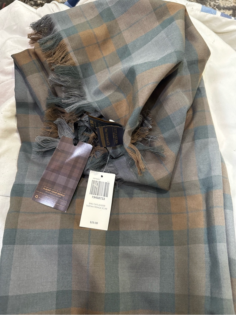 NWT Her Universe Outlander tartan fringe scarf - Picture 3 of 5